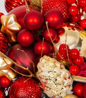 Scarlet and Gold Christmas Delight - imagine 2